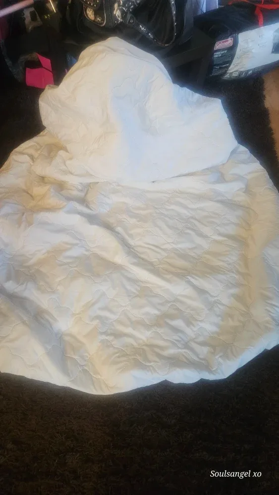 Free Queen White Fitted Sheet Mattress Cover