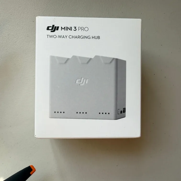 DJI Mini 3 Drone + Two Way Charging Hub- Like New! image indicator(10)