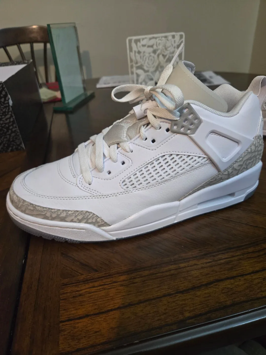 Air Jordan 3 Retro Low White Cement Grey image indicator(3)