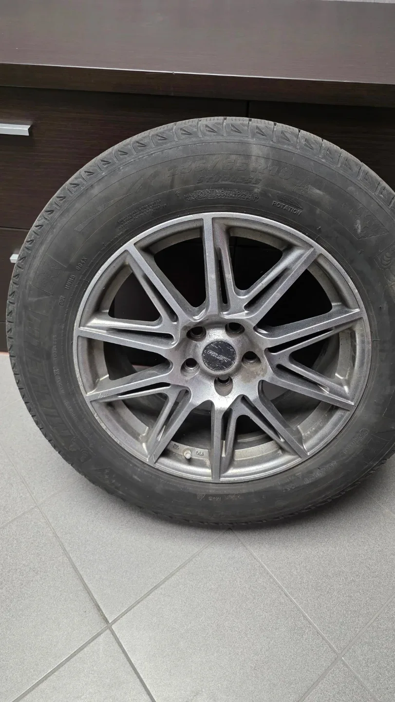 Michelin Tire on Ronal Rim - 235/65R18 image indicator(2)