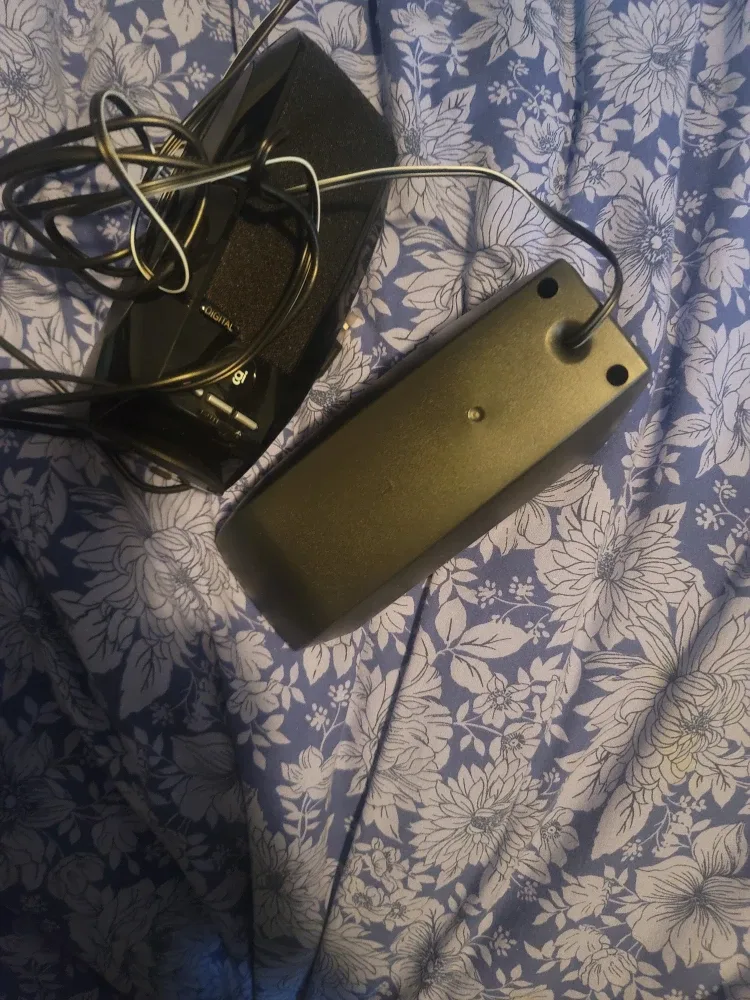 Logitech S150 Digital USB Speakers - Black image indicator(2)