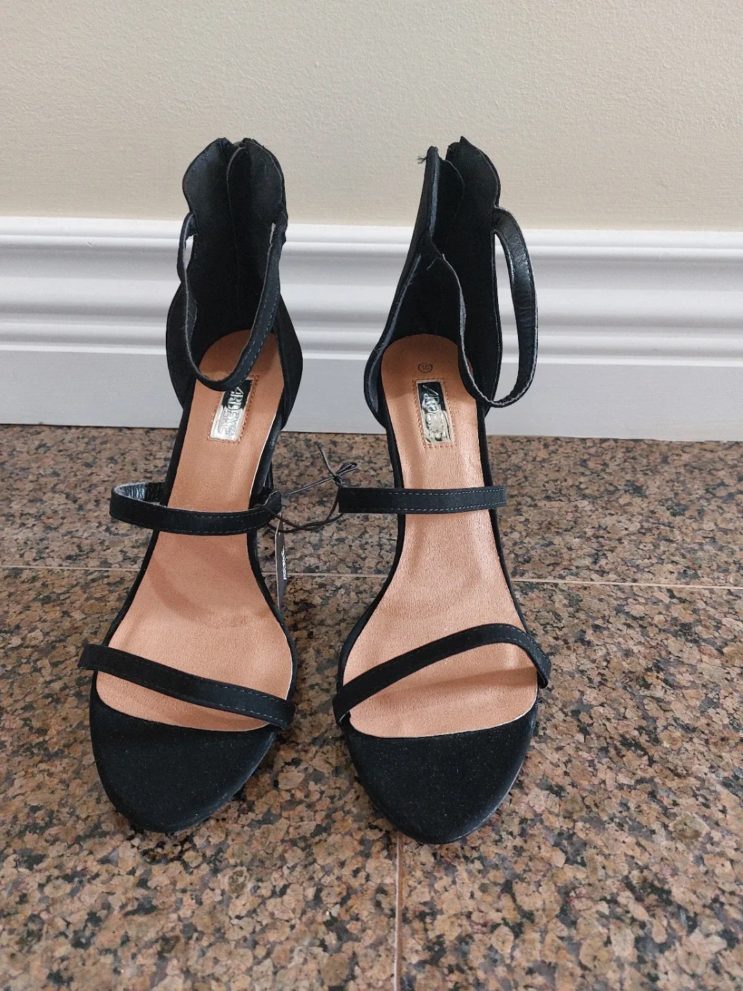 New Ardene women's heels size 10 image indicator(2)