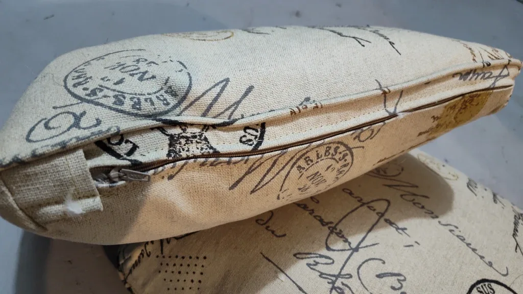 LARGE Decorative Throw Pillows - Set of 2 image indicator(2)