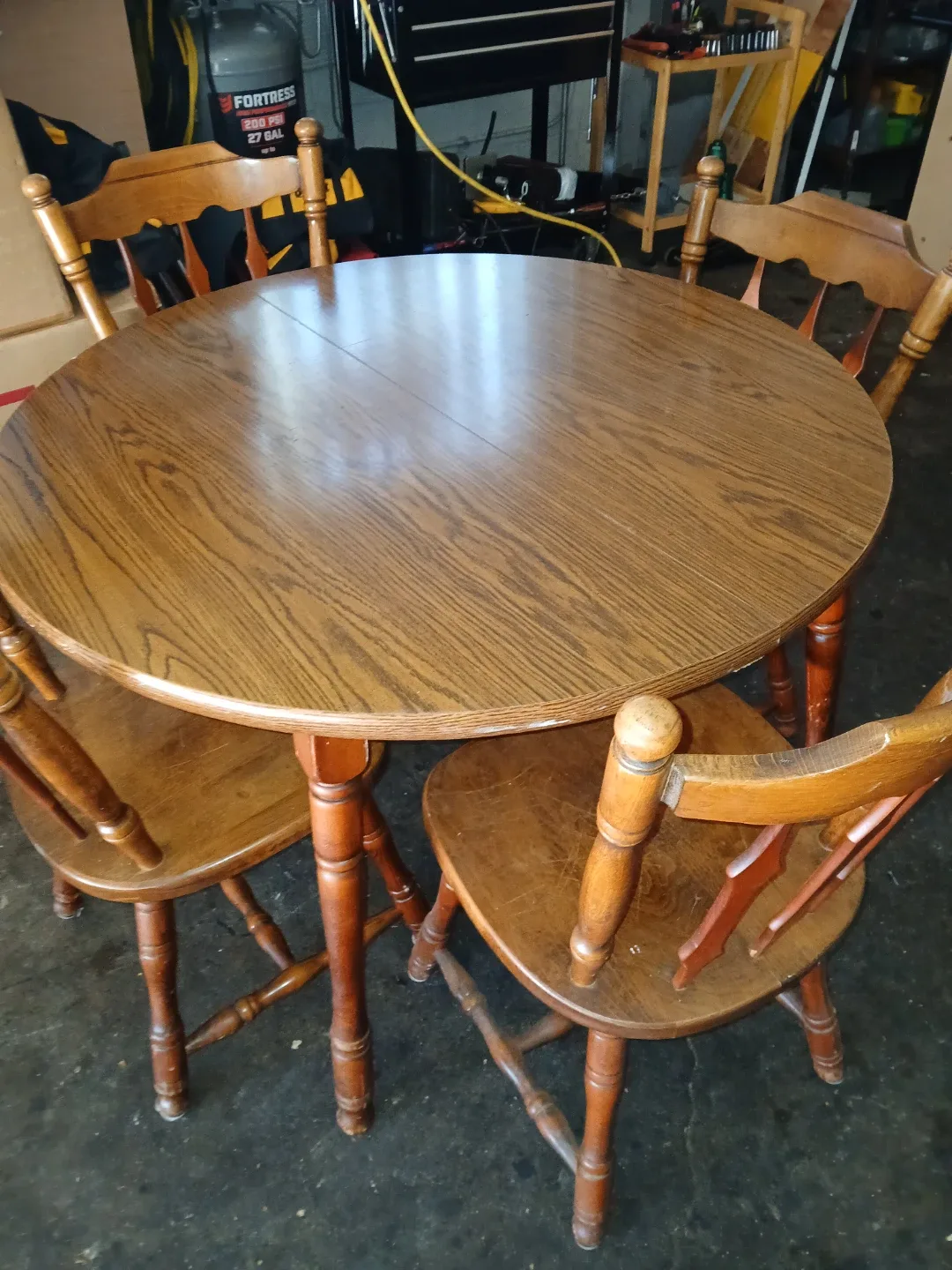 Table and 4 chears image indicator(2)