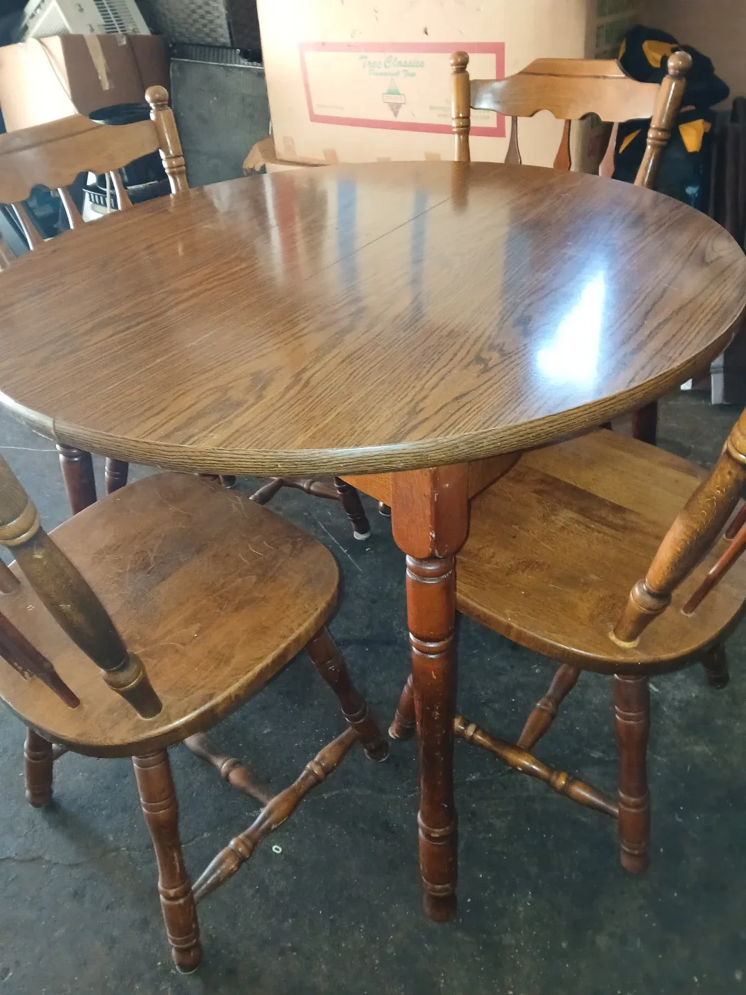 Table and 4 chears image indicator(4)