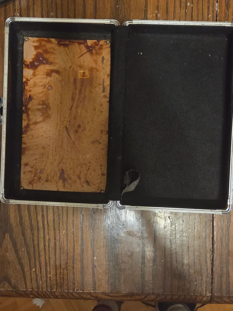 Vaultz Locking Storage Box image indicator(3)