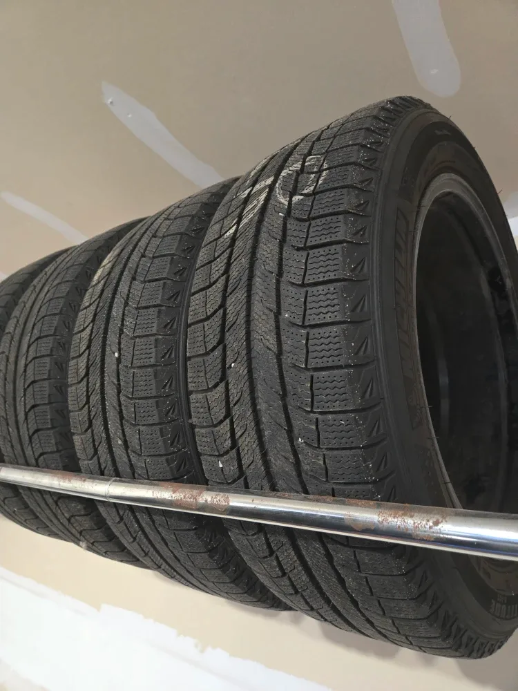 Michlen snow tires used 2 seasons only 235/55 R18 on rims image indicator(2)