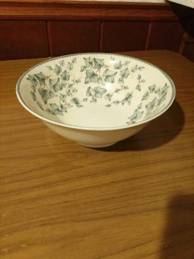 Floral Patterned Serving Bowl image indicator(5)