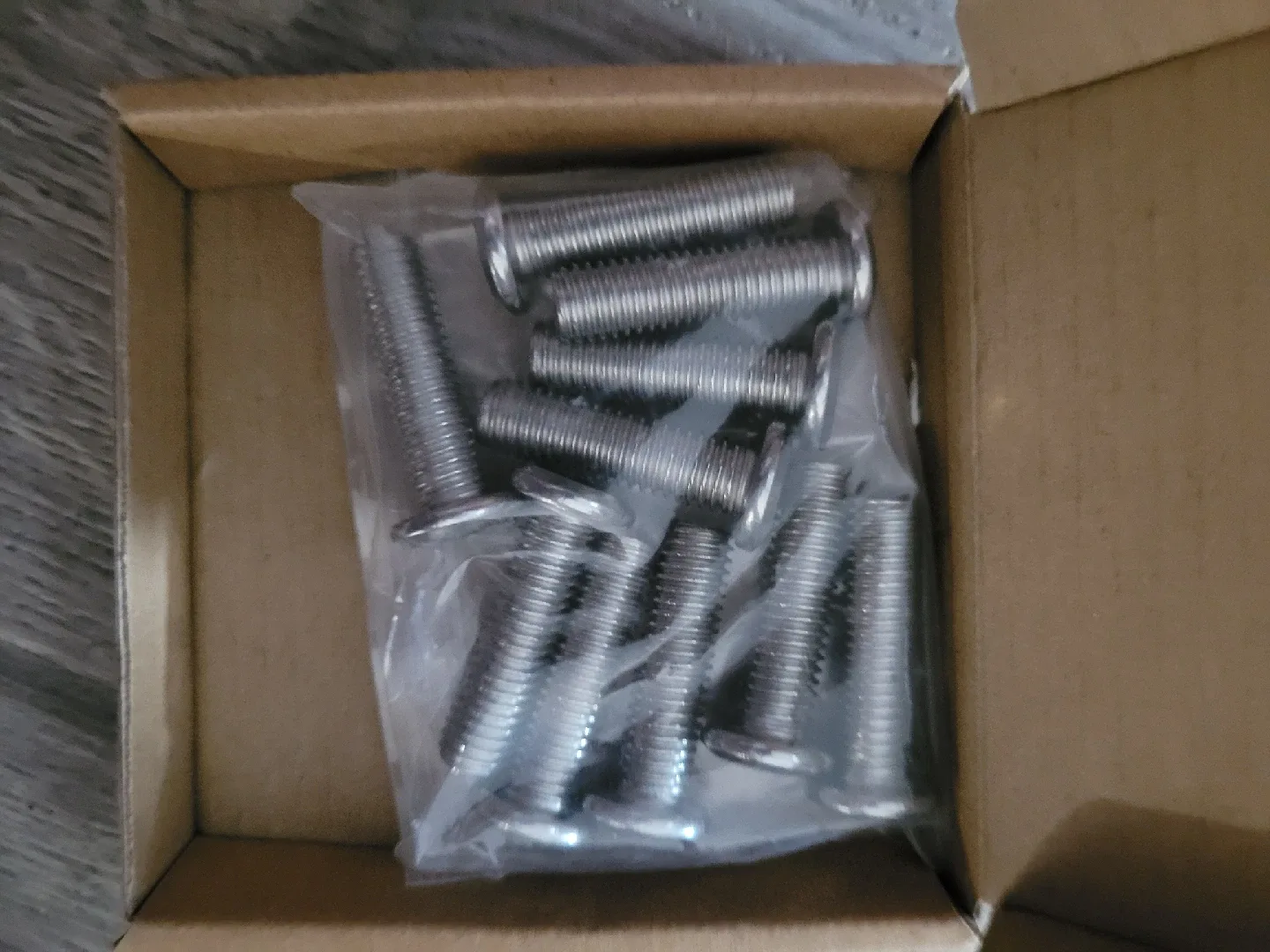 T.V. Wall mount plus more image indicator(4)