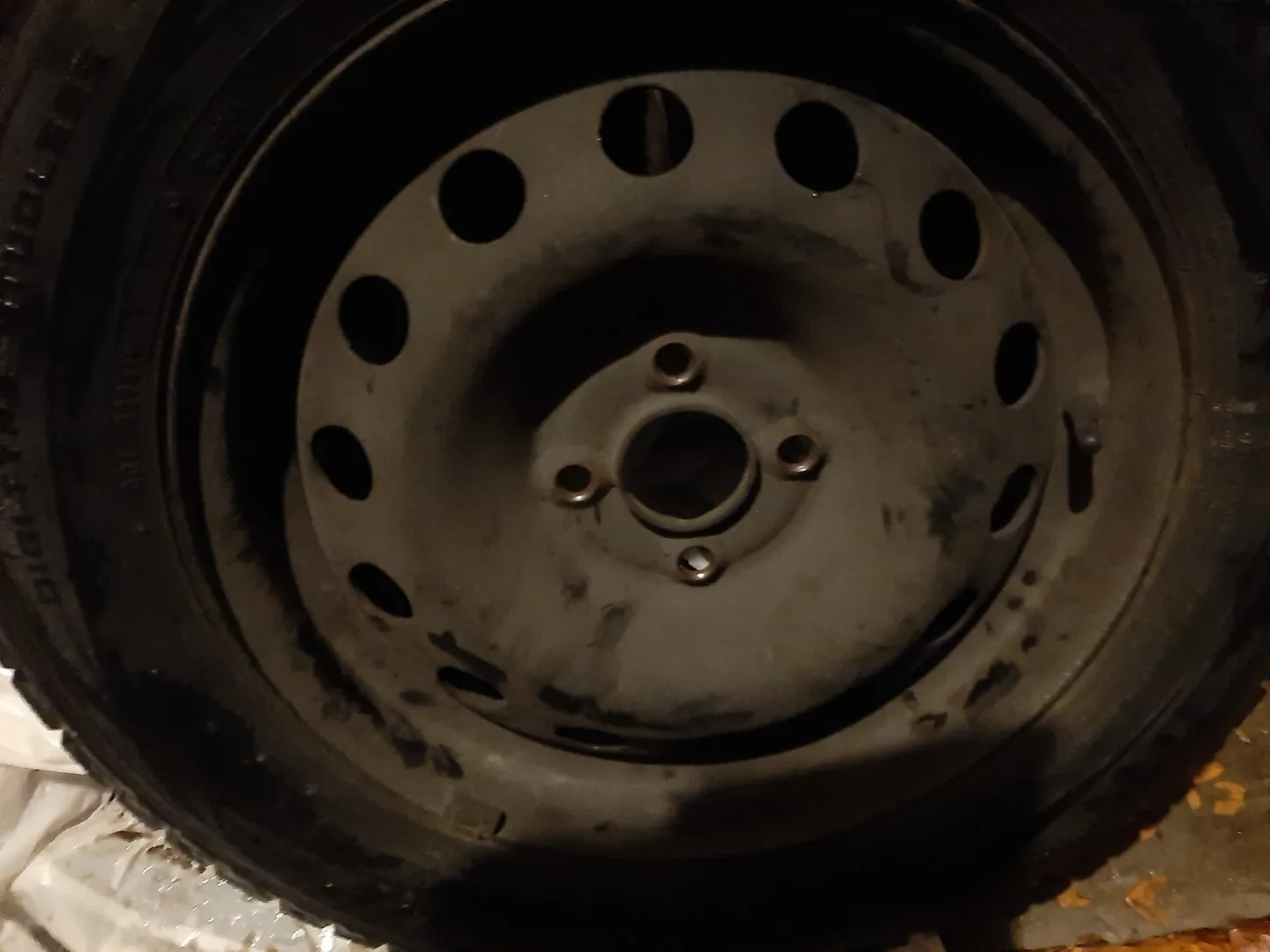 DUNLOP STEEL BELTED TIRES 195/65 R15 image indicator(2)