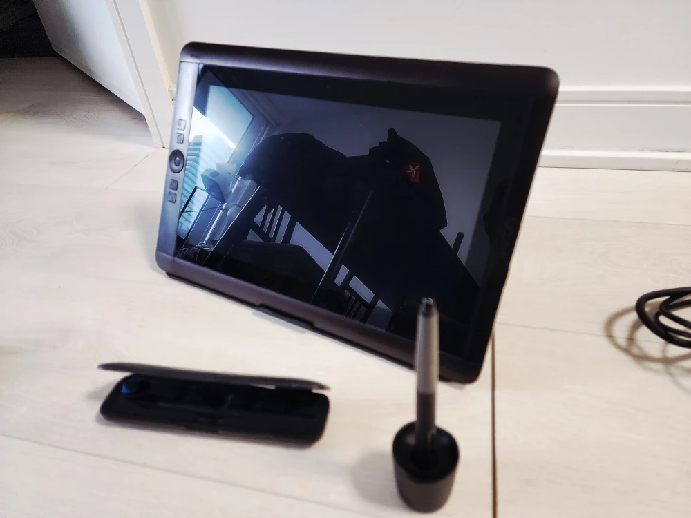 Wacom Cintiq 13HD Graphics Tablet