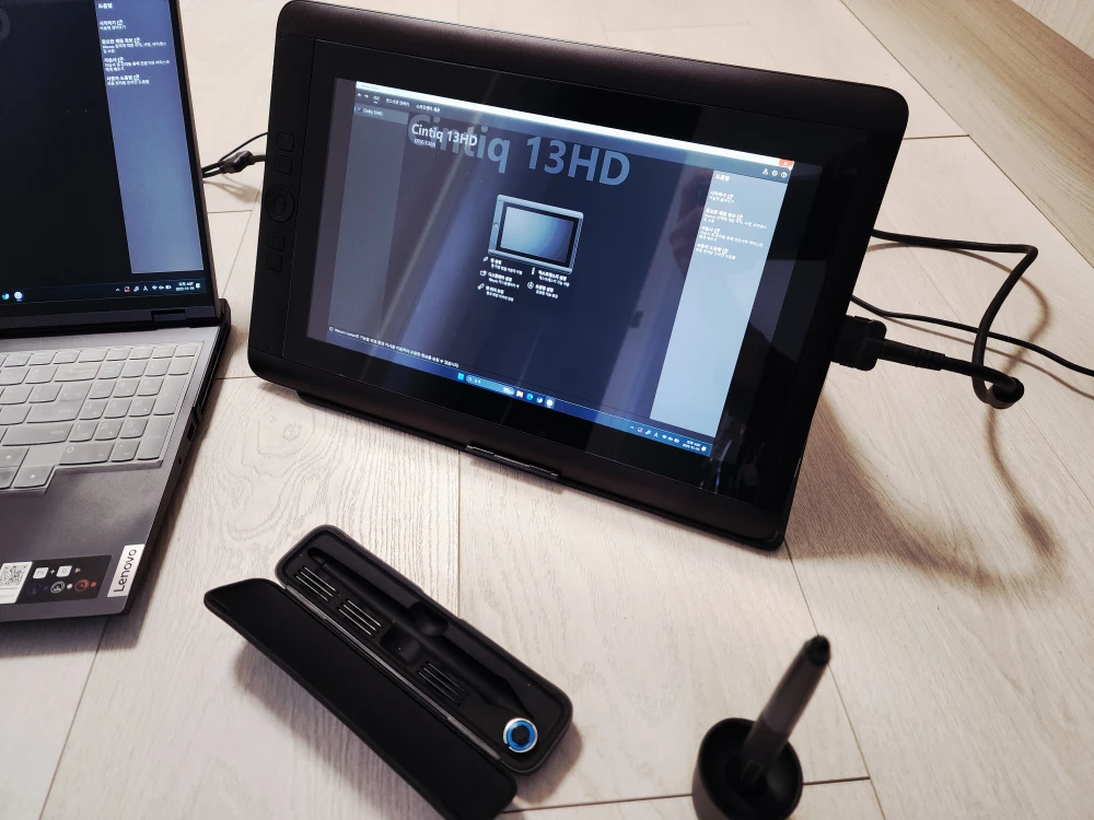 Wacom Cintiq 13HD Graphics Tablet - photo 3