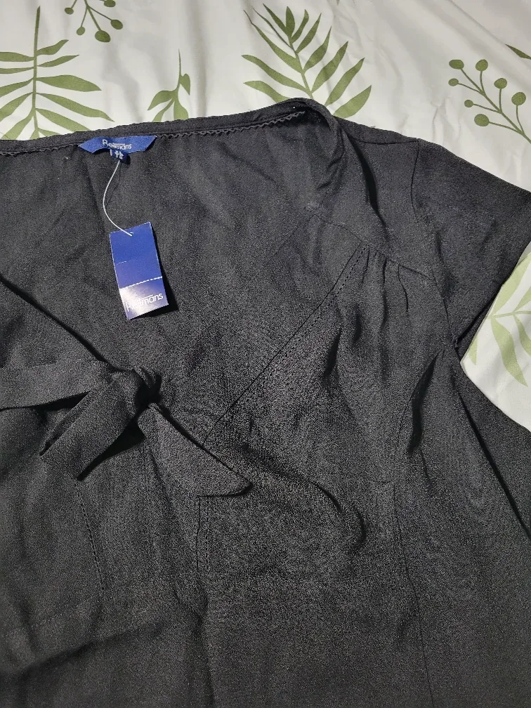 Reitmans Black Blouse - Size 1X image indicator(3)