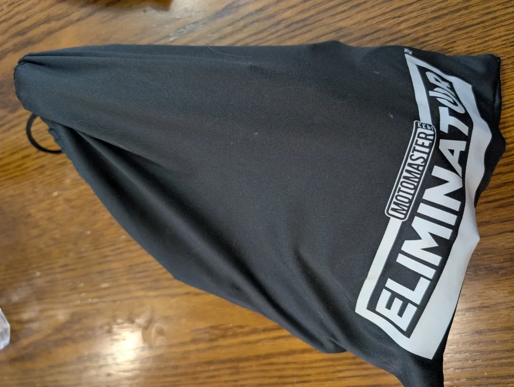 MotoMaster Eliminator Booster Pack/Jump Starter & USB Power Bank image indicator(5)