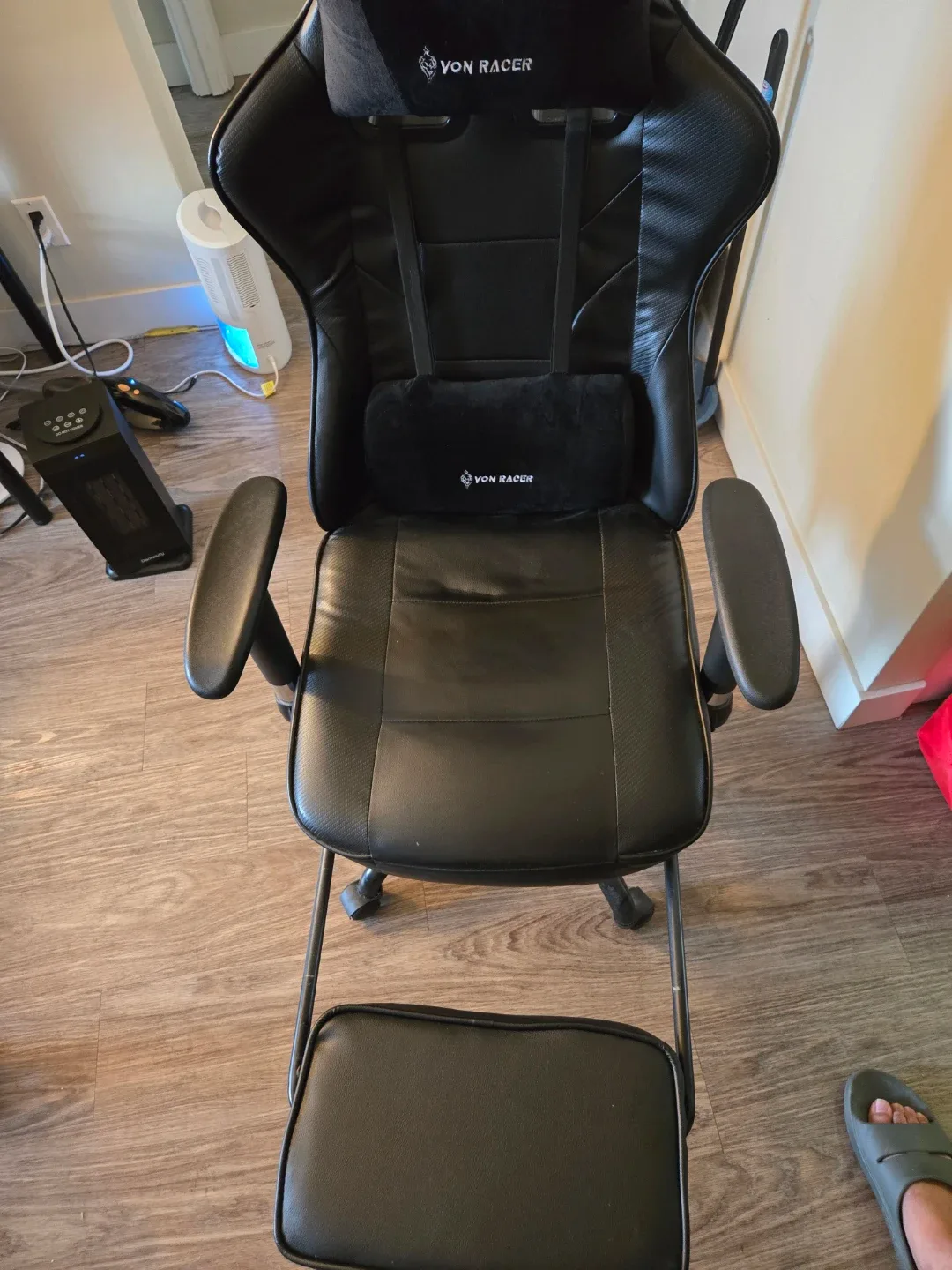 Moving sale - Von Racer Gaming/ office Chair - Black image indicator(4)