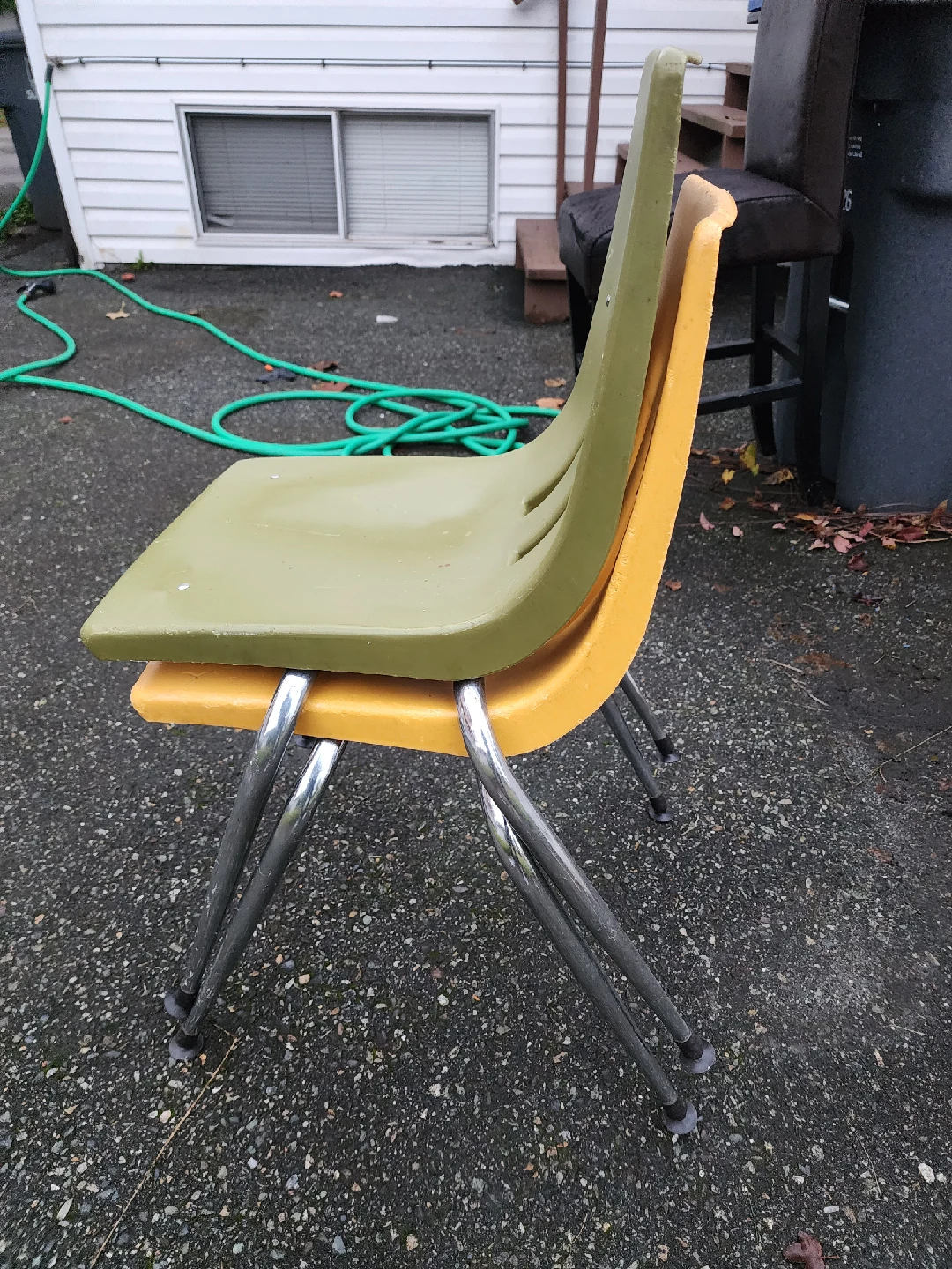 Vintage Stacking Chairs - Set of 29 pcs - photo 4
