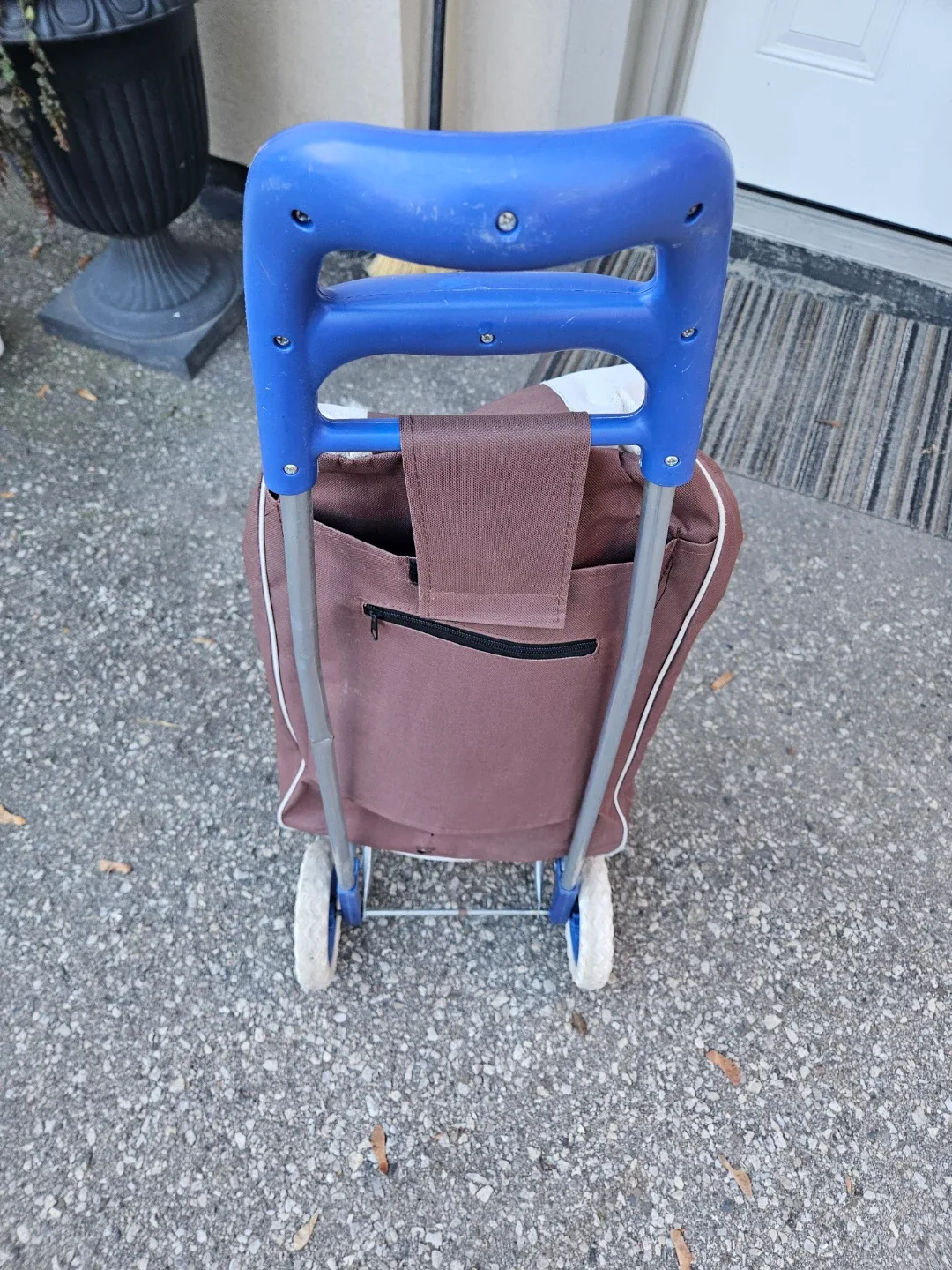 Brown Shopping Cart with Wheels image indicator(2)