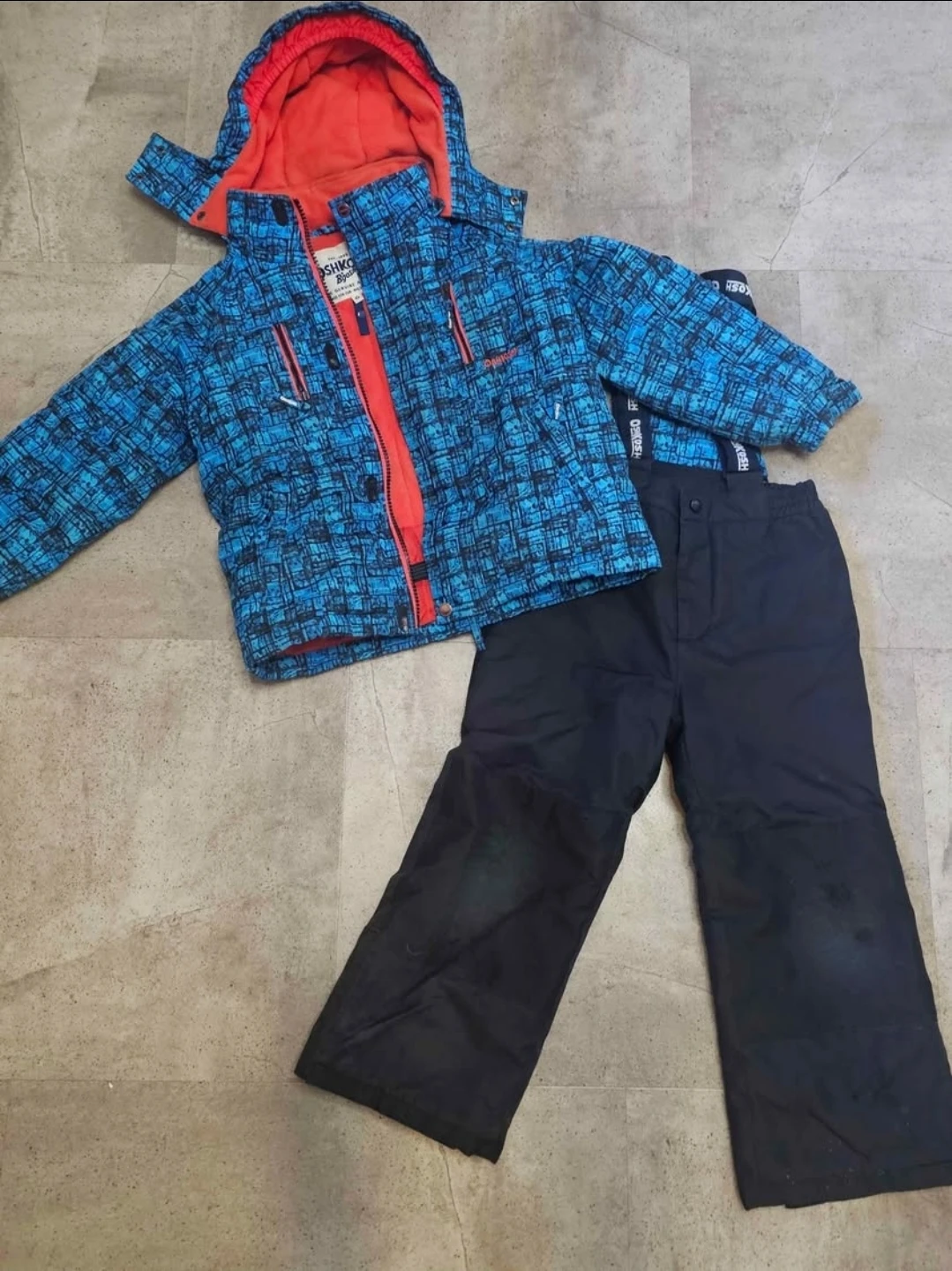 OshKosh B'gosh Snowsuit - Size 6