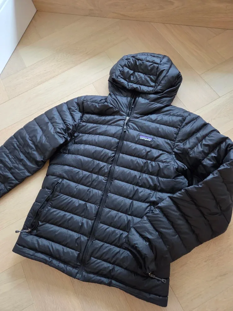Patagonia Down Puffer Jacket - Size S image indicator(2)