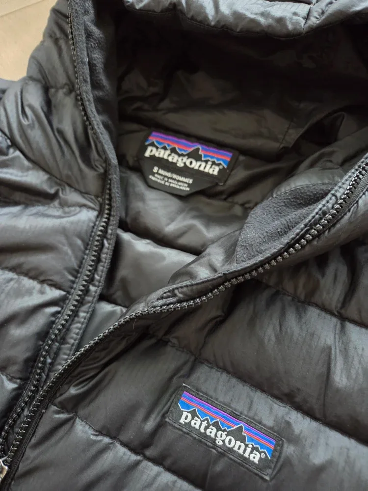 Patagonia Down Puffer Jacket - Size S image indicator(4)