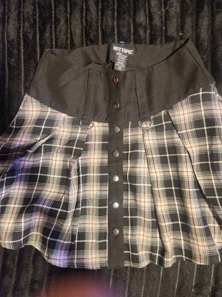 Hot Topic Plaid Yoke Pleated Skirt - Size Small image indicator(4)