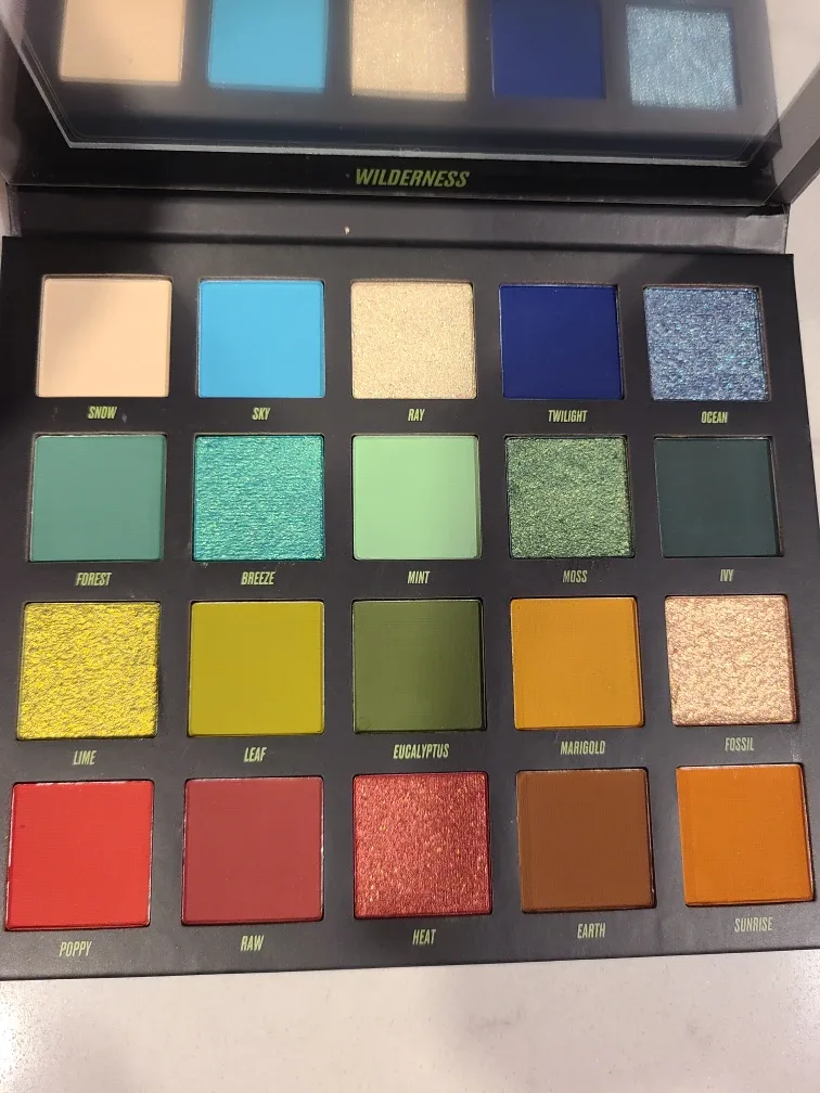 Beauty Bay Wilderness 20 Colour Palette image indicator(3)