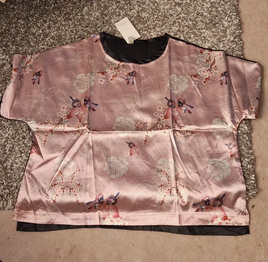 New Asian style Pink Floral Satin Top thumbnail