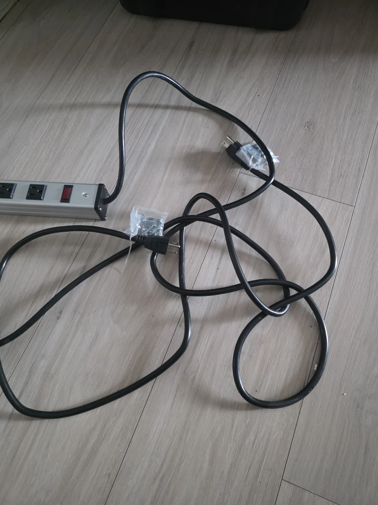 Power Strip Surge Protector - photo 2