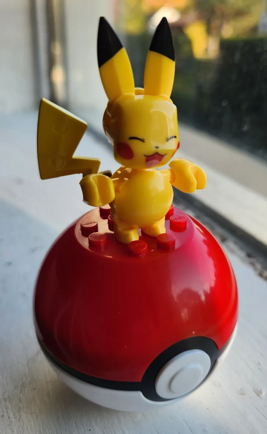 Mega Pokémon Building Sets - Poké Ball image indicator(6)