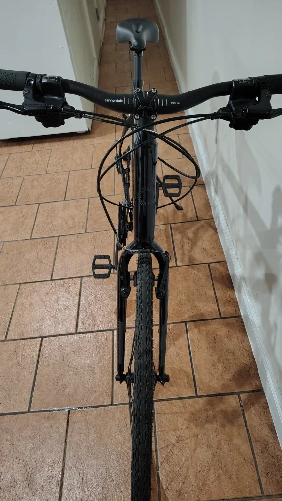 (NEW)Cannondale Quick 6 Hybrid Bike - Black image indicator(3)