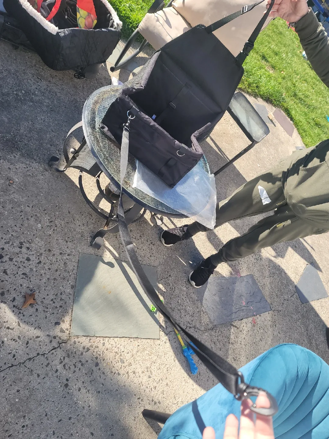 Black Pet Car Seat Carrier image indicator(3)