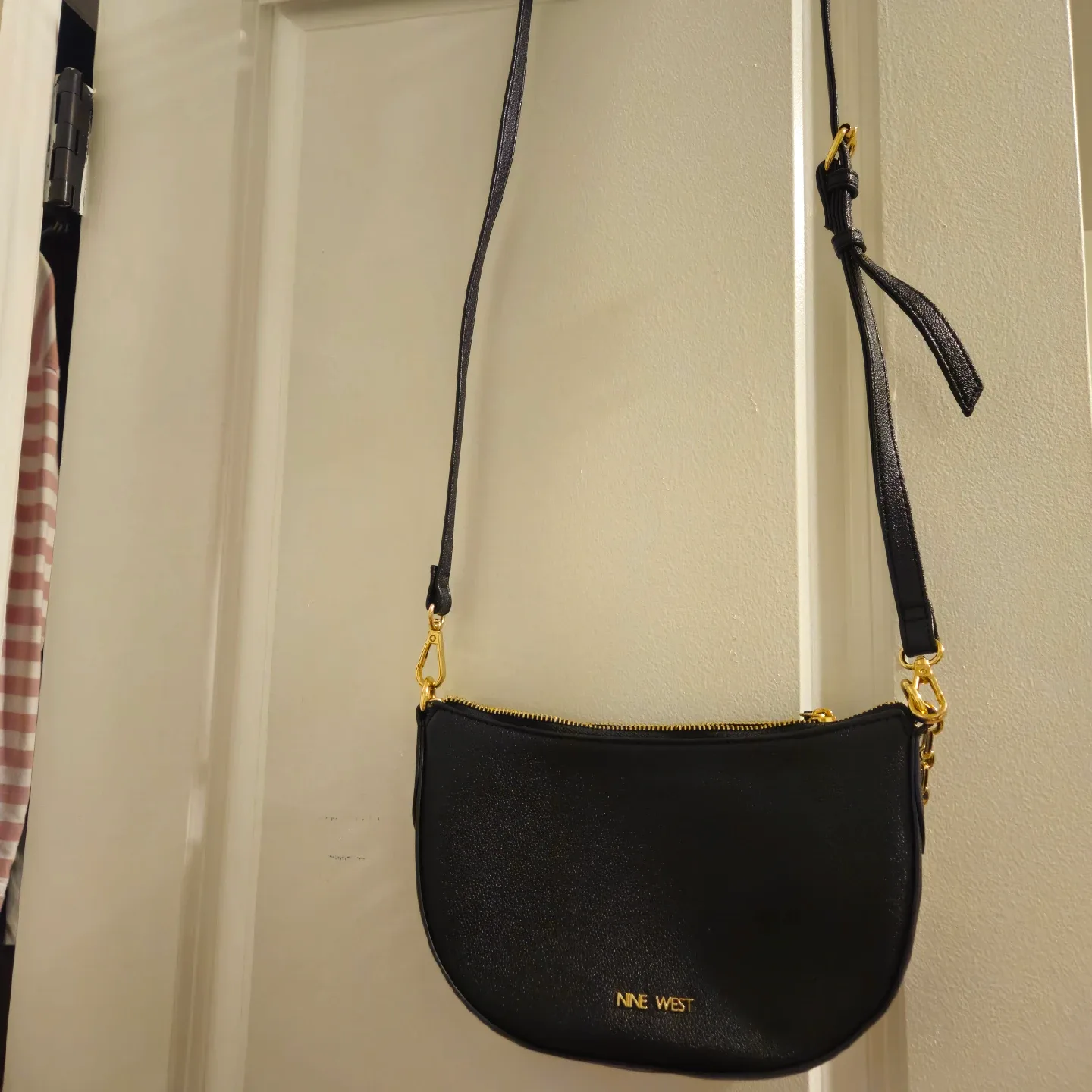 Nine West Black Bag image indicator(2)