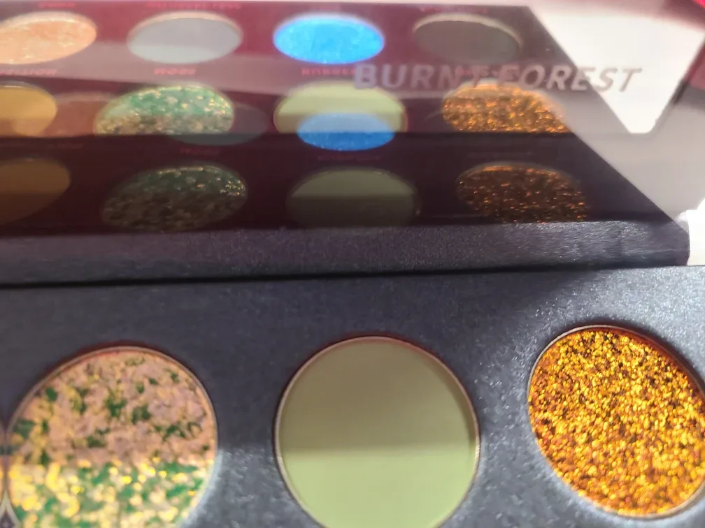 Kryptein Cosmetics Burnt Forest Eyeshadow Palette image indicator(7)