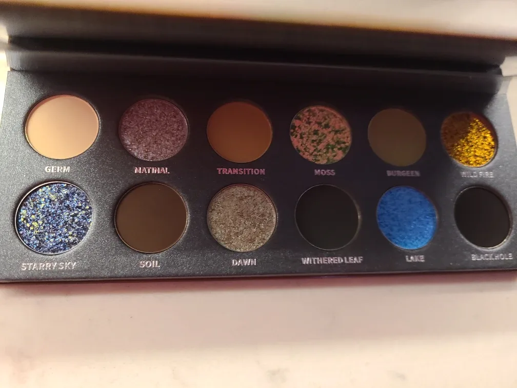 Kryptein Cosmetics Burnt Forest Eyeshadow Palette image indicator(8)