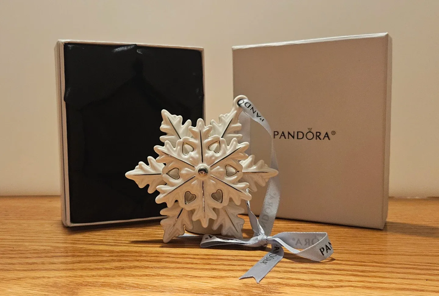 ❄️Pandora 2015 Limited Edition Snowflake Ornament Brand New 🎁🥕 image indicator(7)