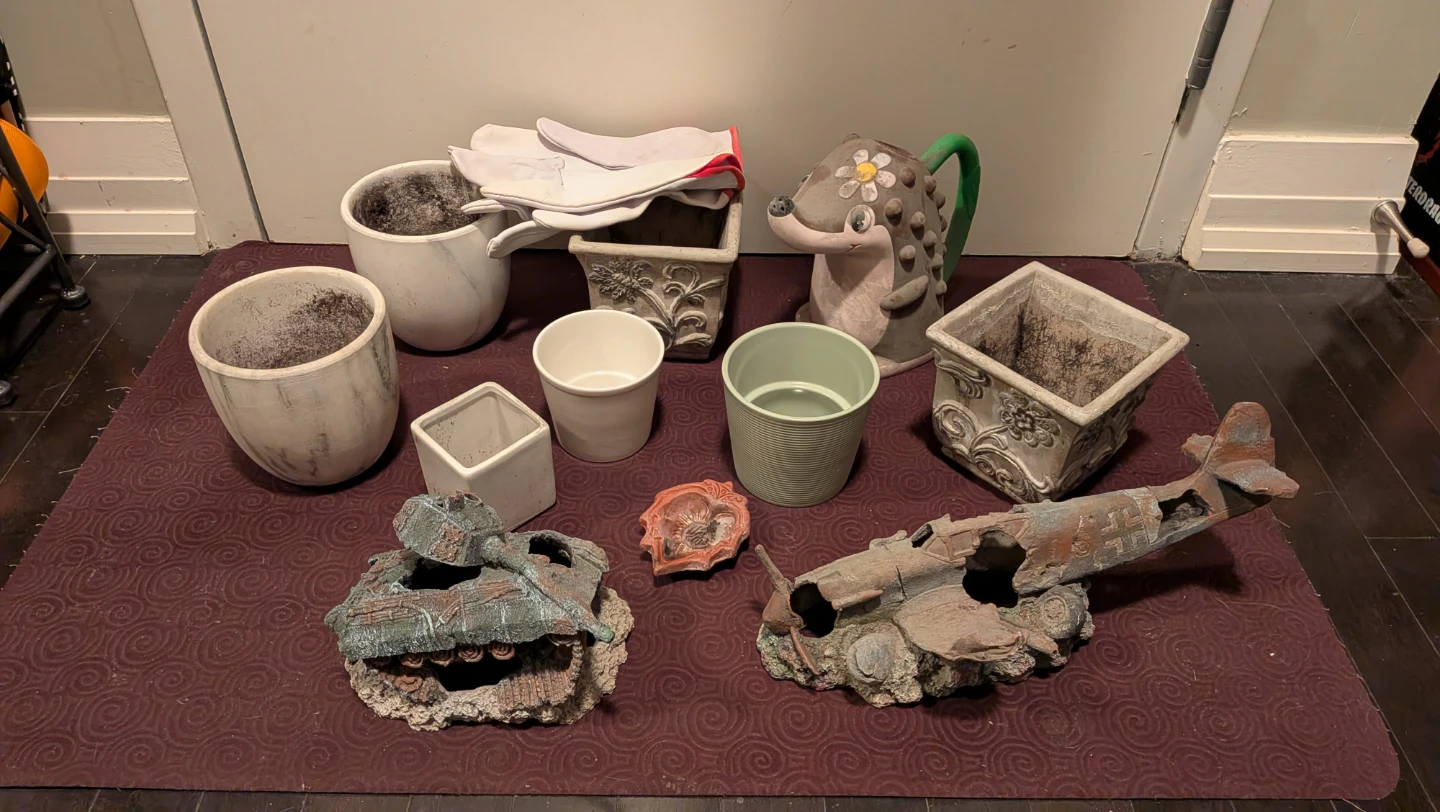 Gardening Items, Pots and Decor, 17 Items