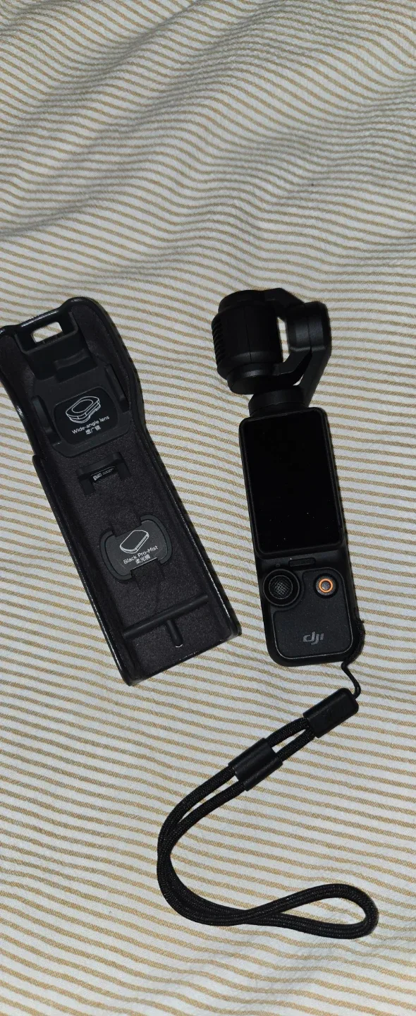 DJI Osmo Pocket 3 Gimbal Camera - Like New! image indicator(6)