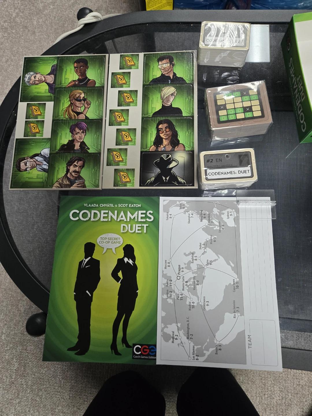 Codenames Duet - Cooperative Board Game - photo 2
