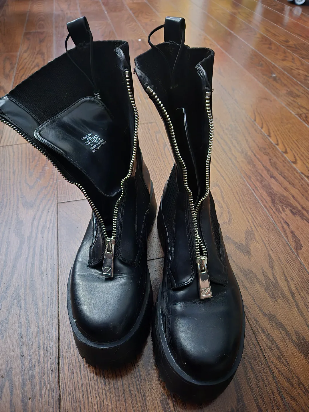 Zara Black Platform Boots - Size 6 image indicator(3)