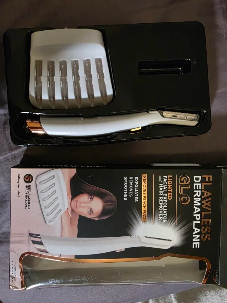 New Flawless Dermaplane Glo Facial Exfoliator image indicator(4)