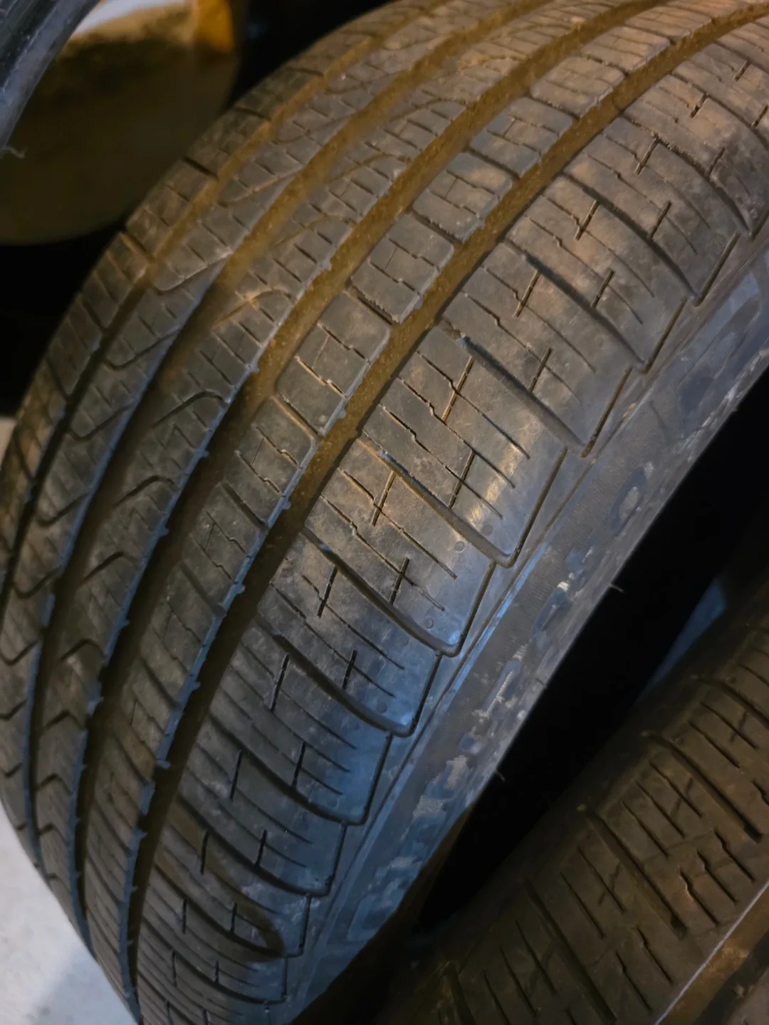 225/45/R17 Pirelli Cinturato P7 All Season Tires full set image indicator(4)