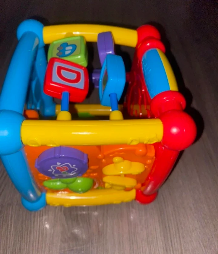 VTech Busy Learners Activity Cube - photo 2