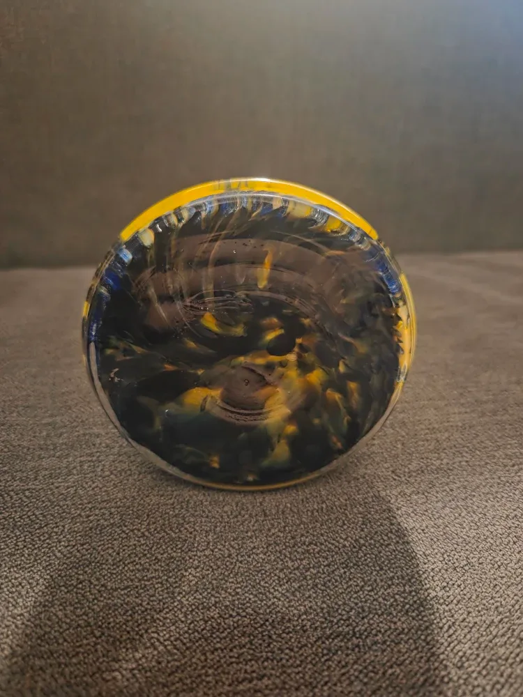 Yellow & Black Glass Vases image indicator(4)