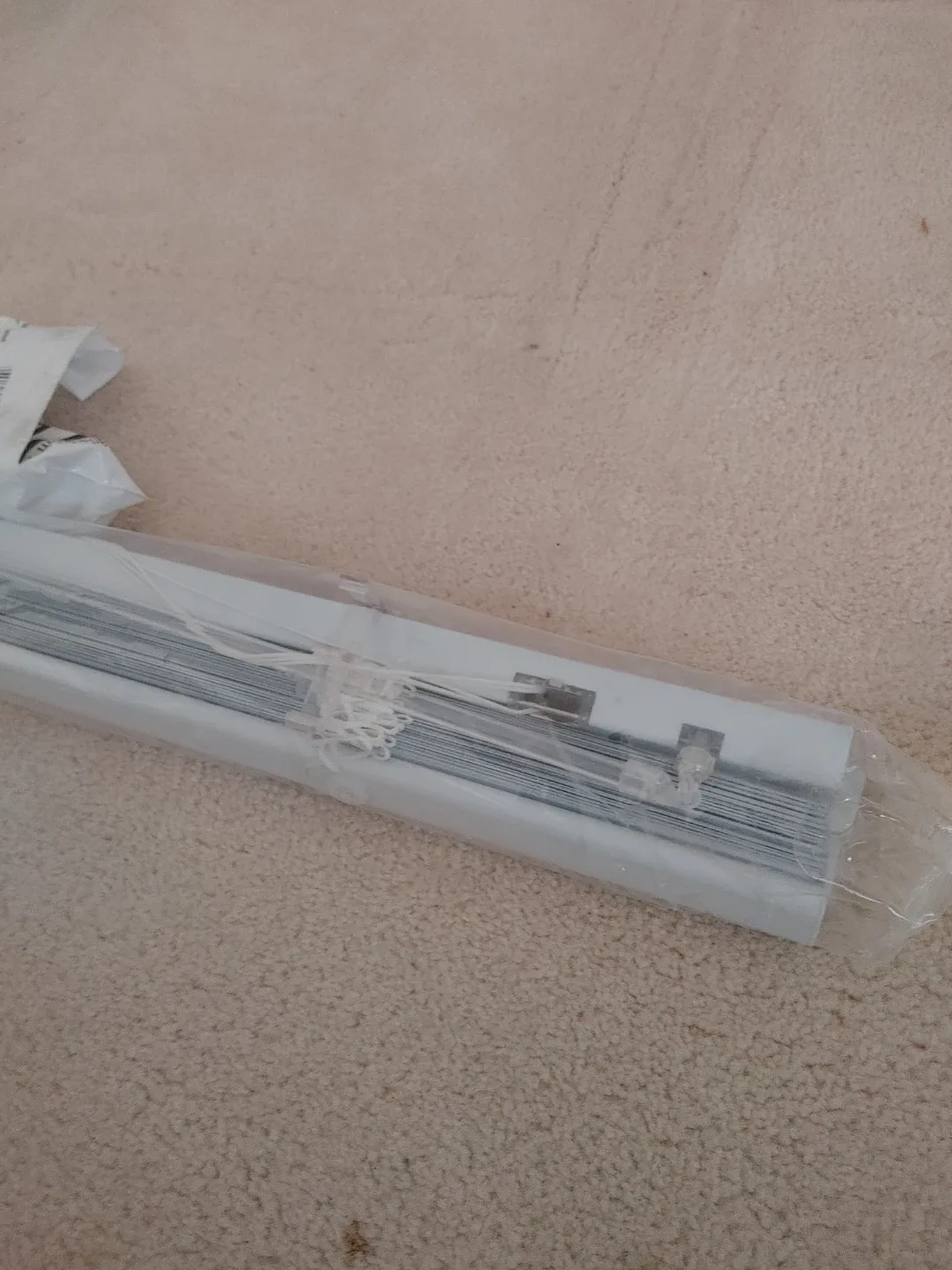 🧡BRAND NEW WHITE VENETIAN BLINDS  72" X 54" image indicator(2)