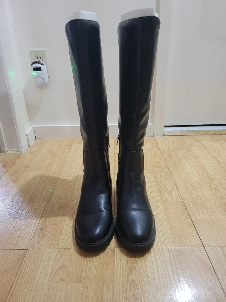 Tall Lug Sole Boots image indicator(2)
