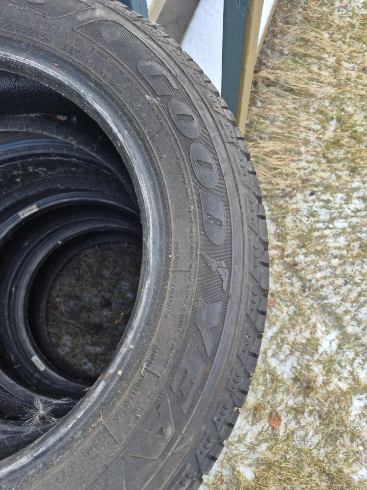 Goodyear Nordic Winter 195/60R15 Studded Tires - photo 5