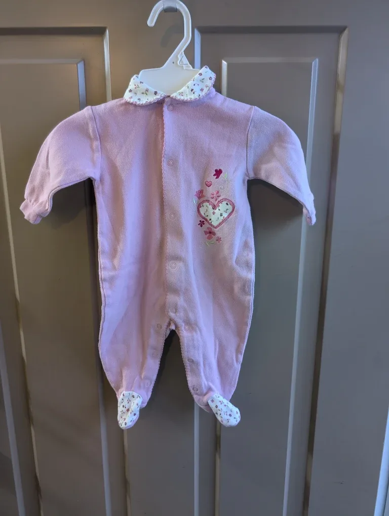 Girls sz 6 months onesies $3 each image indicator(6)