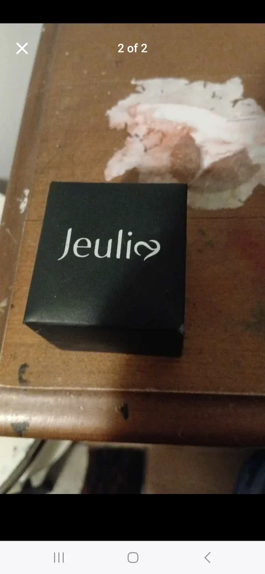 Two pec engagement ring for sale image indicator(2)