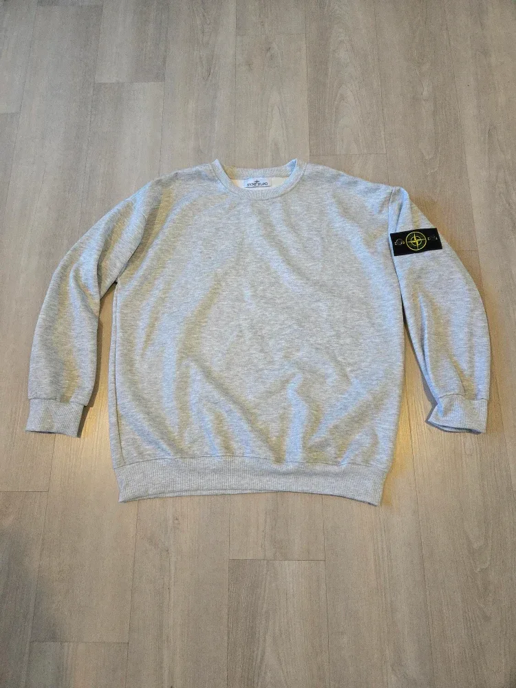 Stone Island Crewneck Sweatshirt – Size XL (Grey)