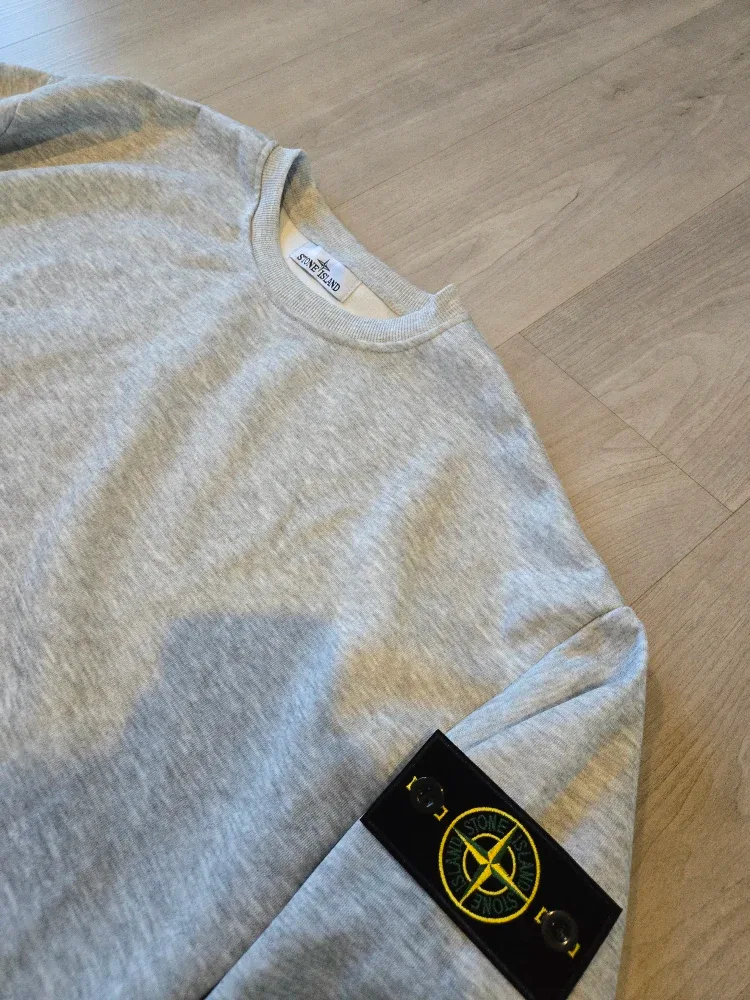 Stone Island Crewneck Sweatshirt – Size XL (Grey) image indicator(2)